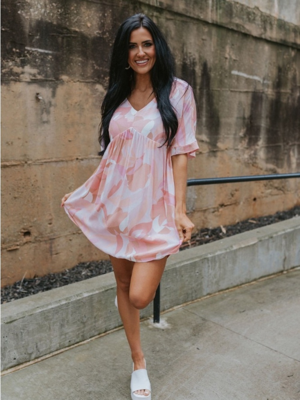 How Very Loved Pink Abstract Floral Babydoll Mini Dress V Neck Boho Size Small